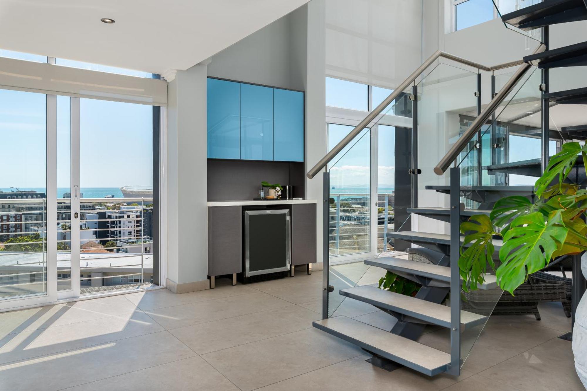 Harbour Terrace Luxury Apartment